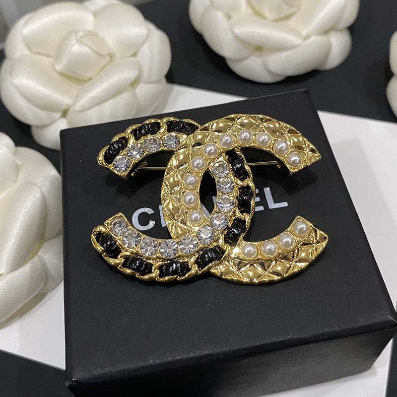 Chanel Brooch 02yxs58